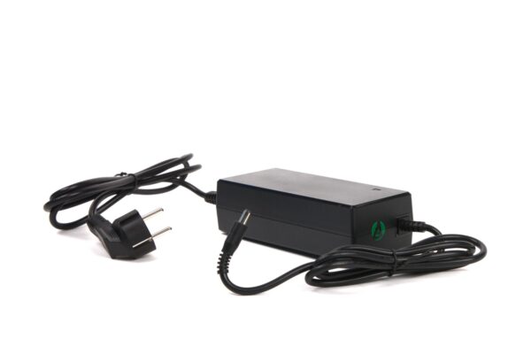42 V, 4 A oplader met 5.5 x 2.1 DC stekker