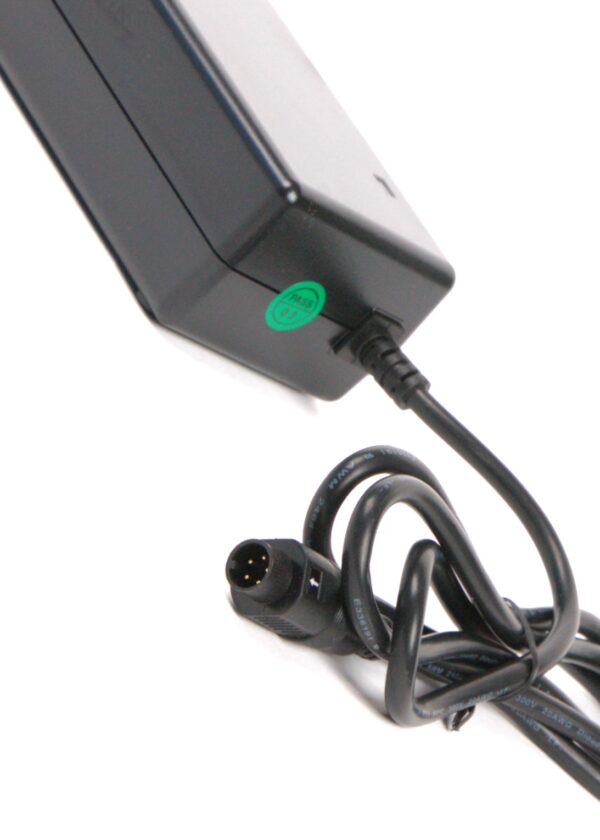 Lader Li-ion 36V 2A met DC 2.1 stekker (voor o.a. Phylion, TRIO, Tianneng, Stella