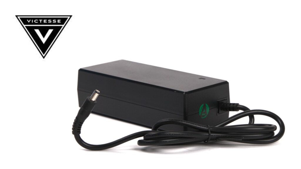 Victesse oplader voor 36V accu's 5.5 x 2.1 DC stekker