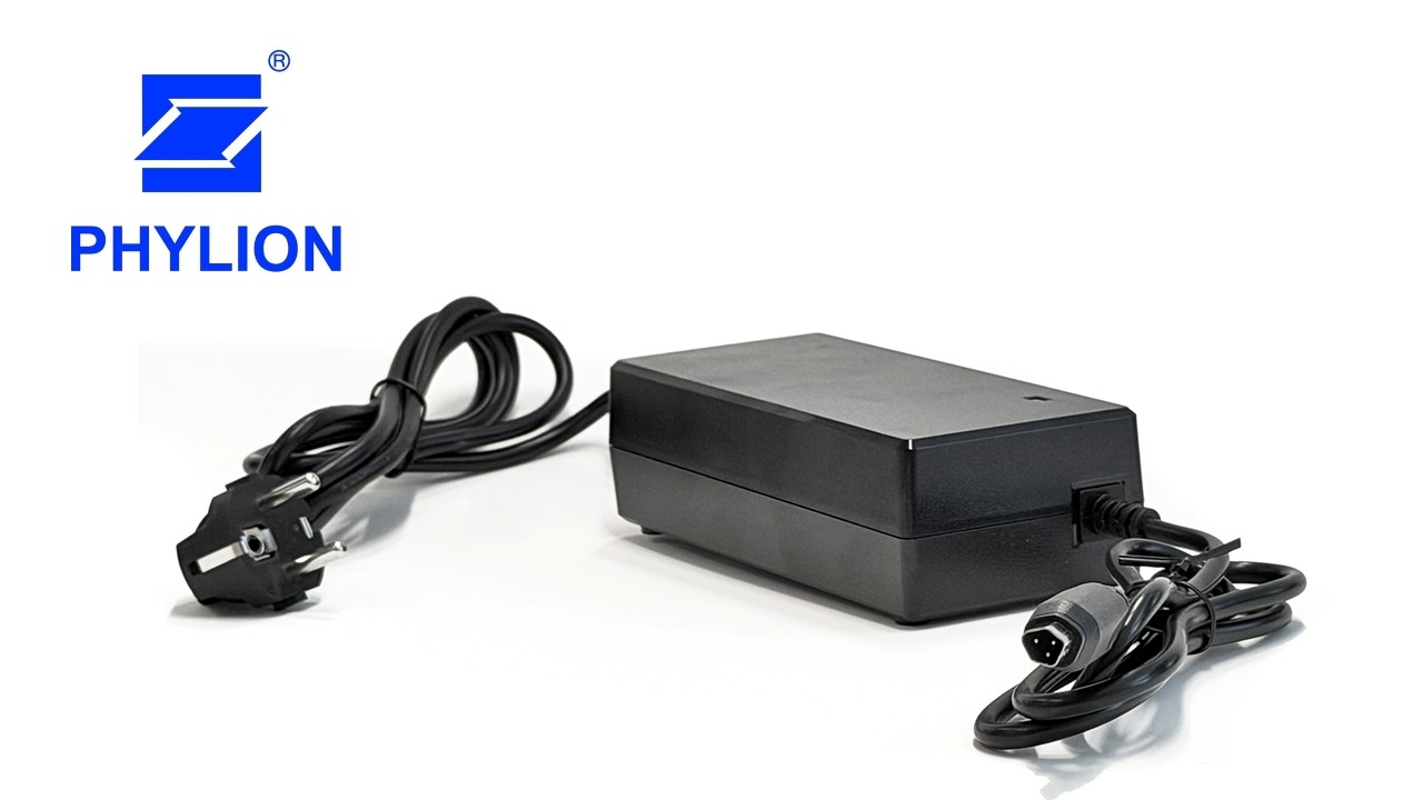 Phylion 36V oplader met 3-polige stekker (42V 2A)